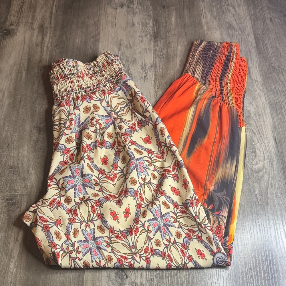 bebe Boho Festival Floral Cream & Orange Floral Smocked-Waist Jogger Pants